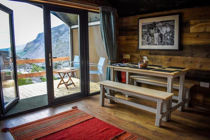Hotel Llechwedd Glamping Blaenau Ffestiniog Esterno foto