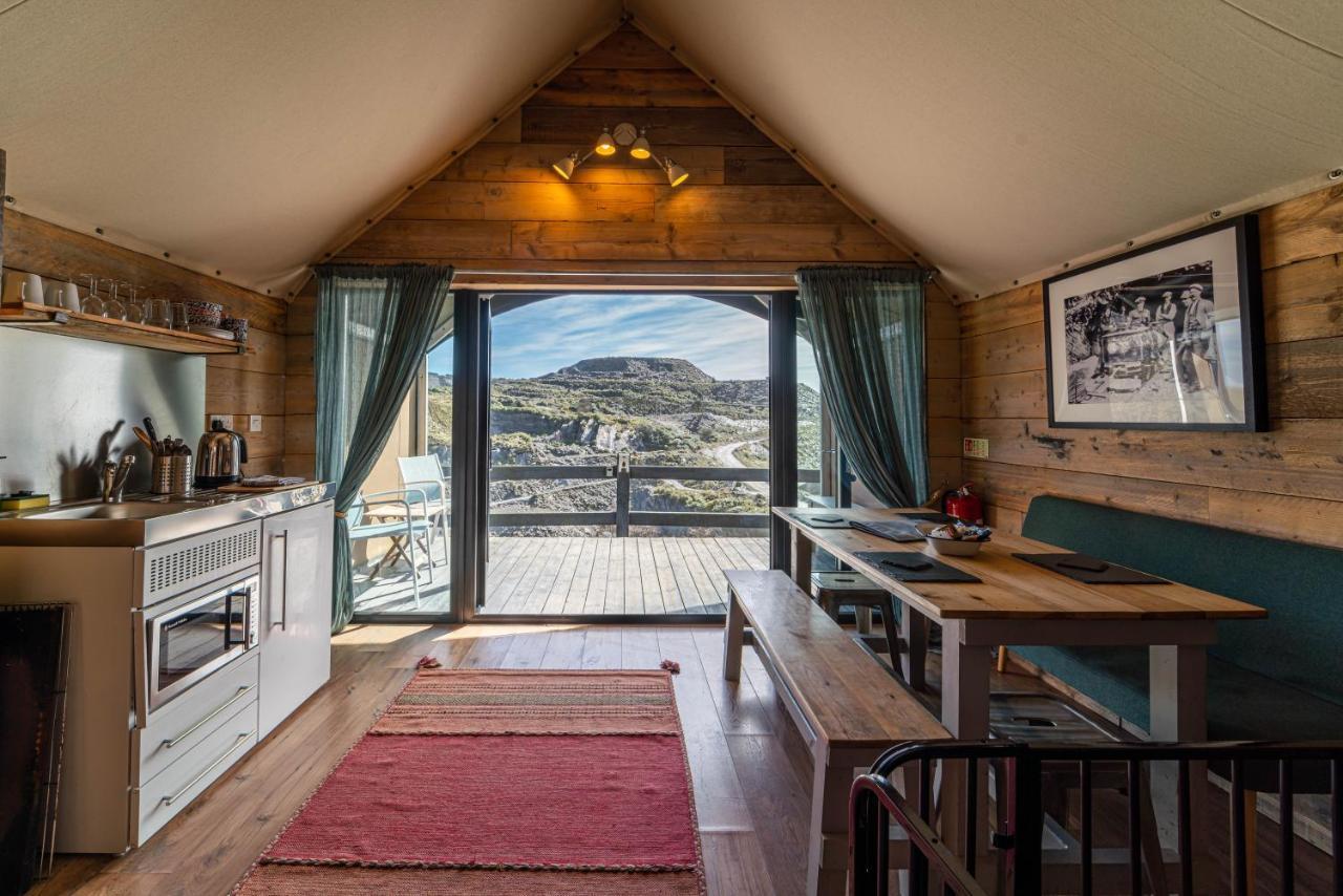 Hotel Llechwedd Glamping Blaenau Ffestiniog Esterno foto